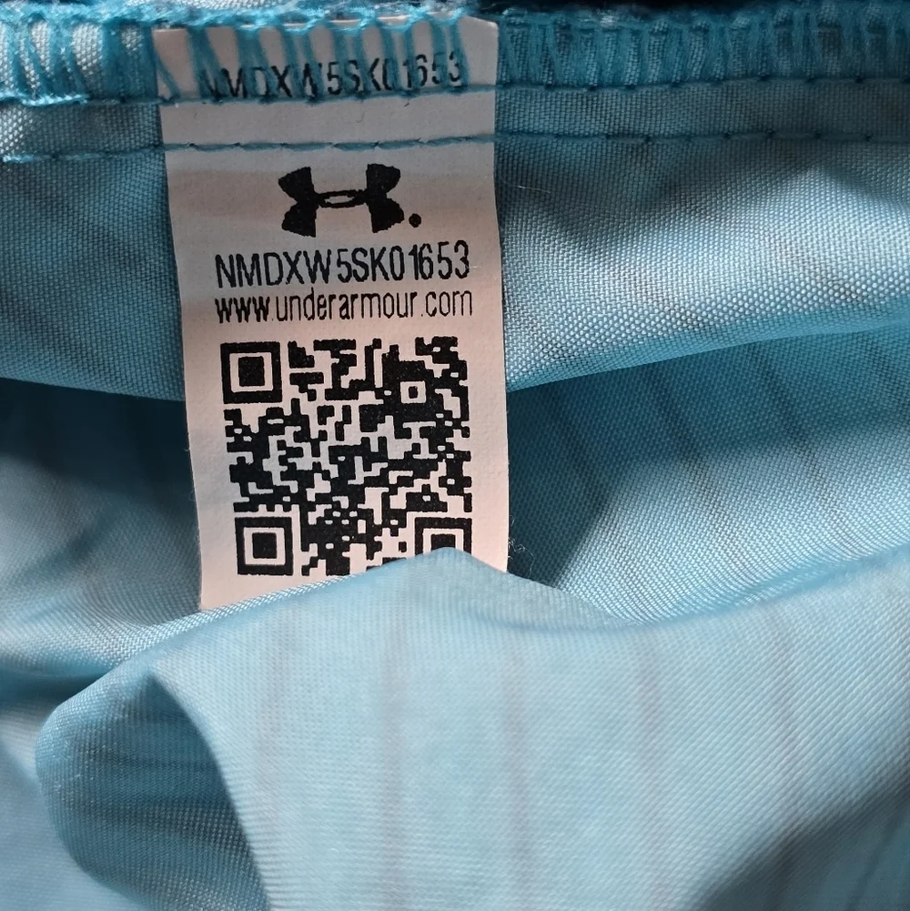 Under Armour Windbreaker Turns Into Drawstring Bag Size XL